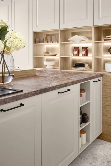 Country house kitchen in Sand Perfect matt with elegant frame front.