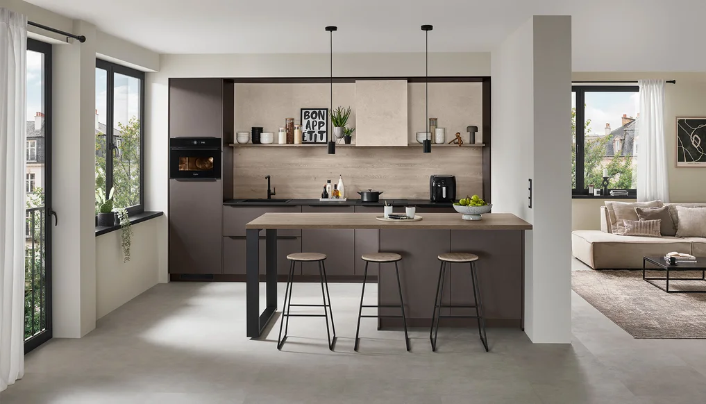 Structure and depth for stylish design: the LOOK 605 front in Coffee textured brings warm elegance to kitchens, bathrooms and home furniture.